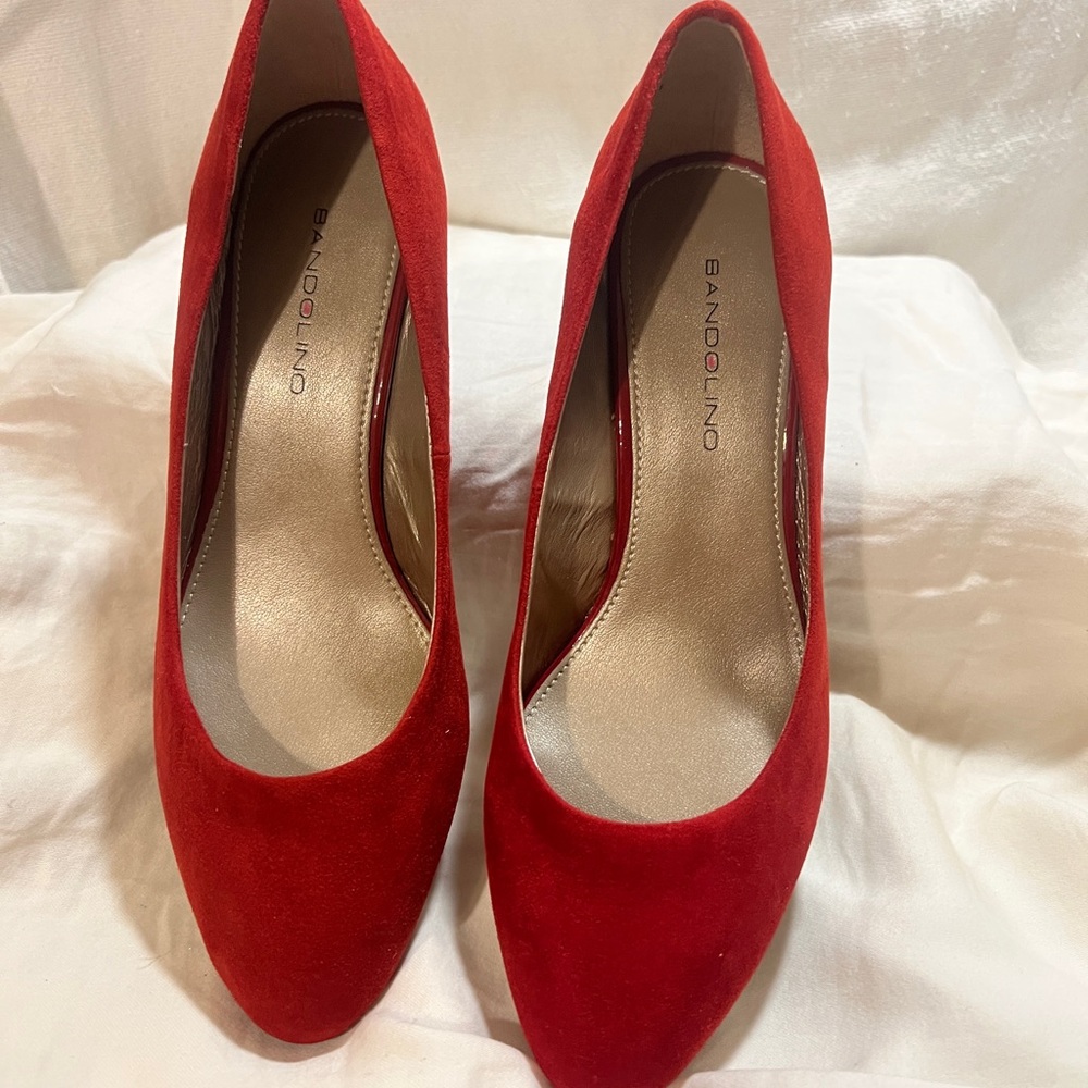 Bandolino Red Suede Heels